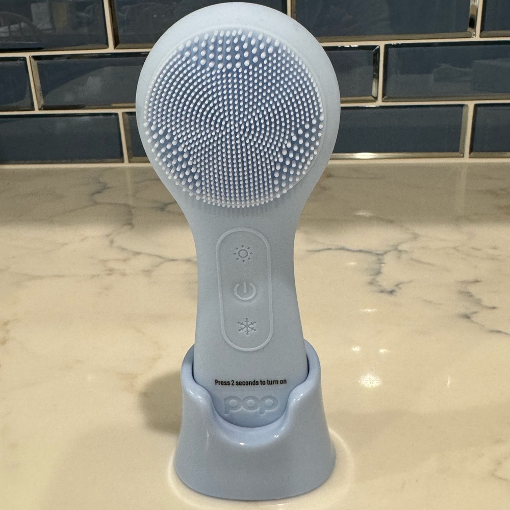 NEW Pop Sonic Maia Cleansing
Wand with Hot & Cold Plate